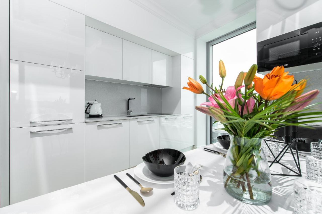 Yacht Park Premium Apartment Sea View 그디니아 외부 사진