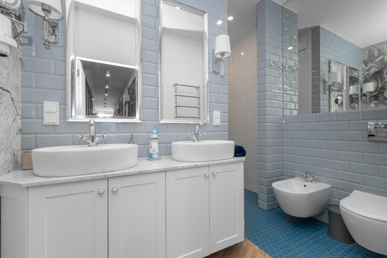 Yacht Park Premium Apartment Sea View 그디니아 외부 사진