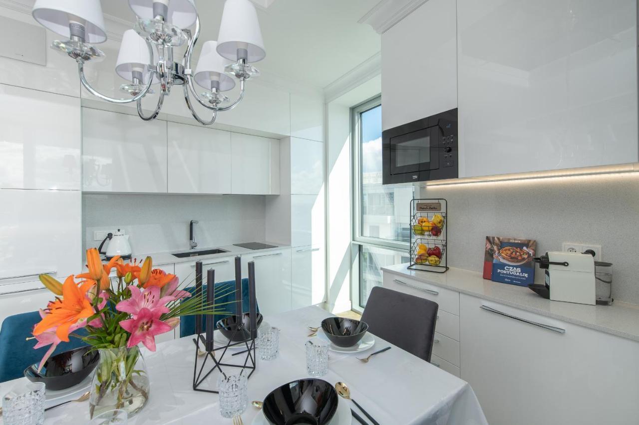 Yacht Park Premium Apartment Sea View 그디니아 외부 사진