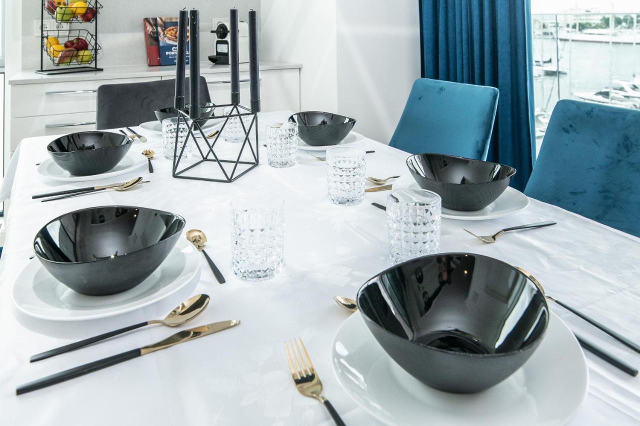 Yacht Park Premium Apartment Sea View 그디니아 외부 사진
